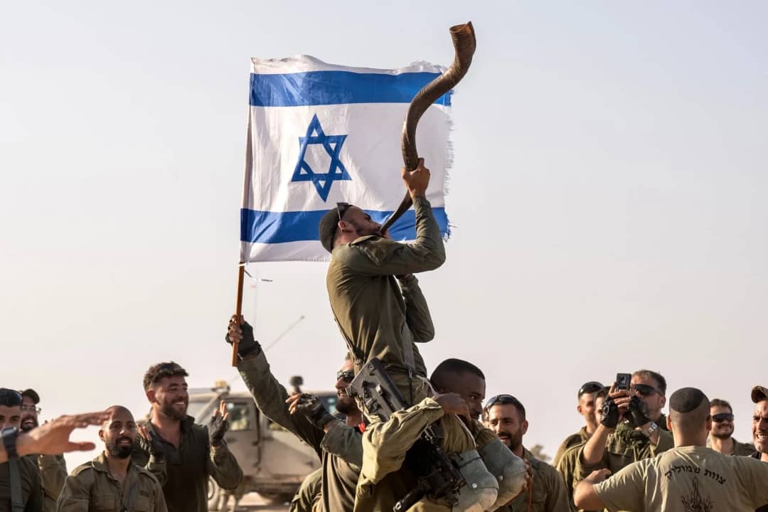 犹太新年——以色列人民祈祷的时刻：“他们都合而为一，所以，要将荣耀归于耶和华，归于你的人民。”在一个 ...