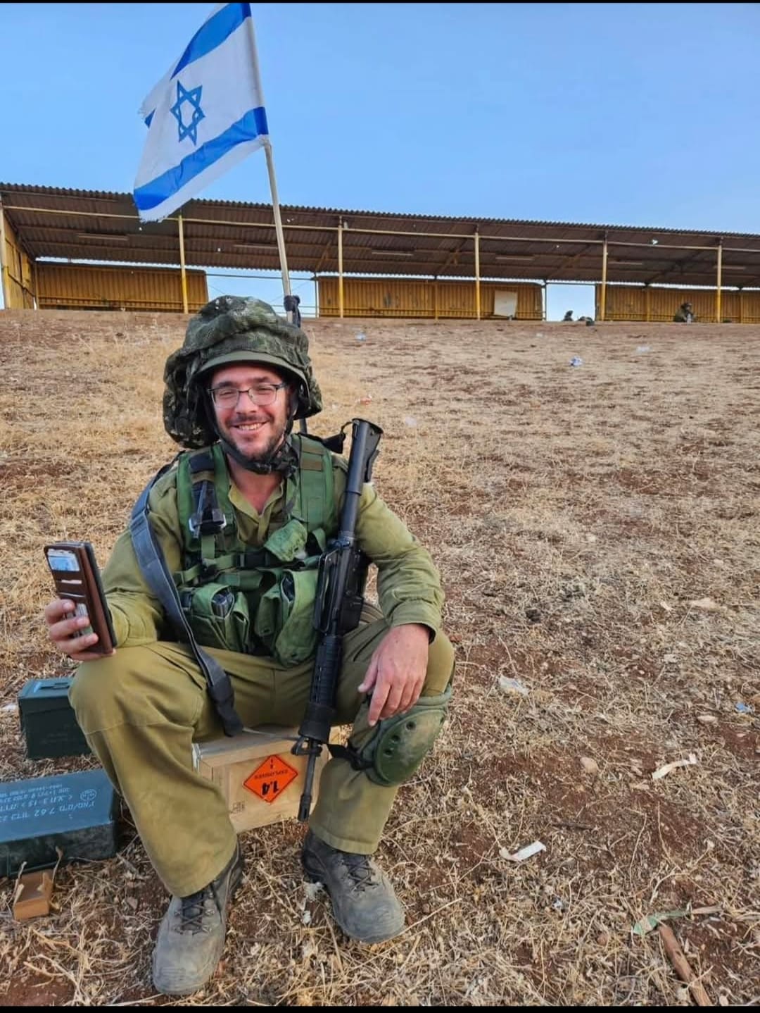 47 岁利夫内·施莱维是一名退役士兵，在徒步旅行中被黄蜂蜇伤并出现过敏反应后死亡。 ... ...