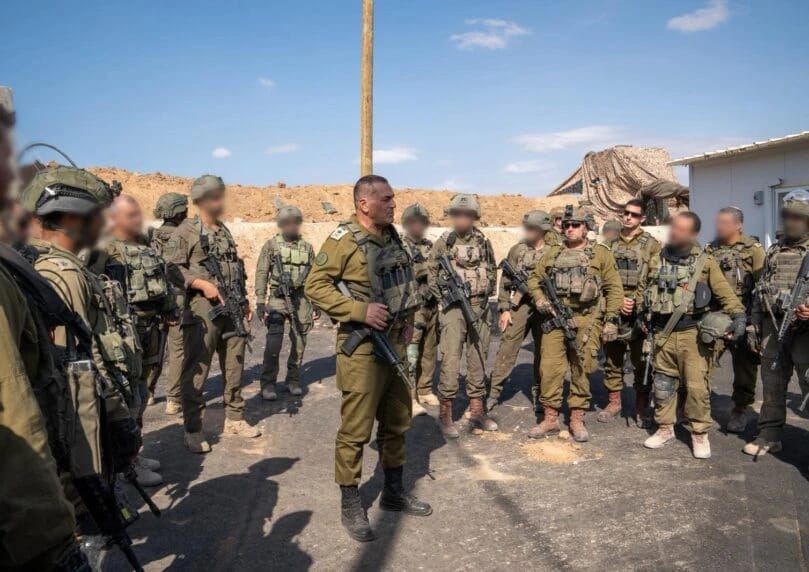 总参谋长埃亚尔·扎米尔给以色列的战士们写了一封信：“我向你们每一位致敬。” ... ...