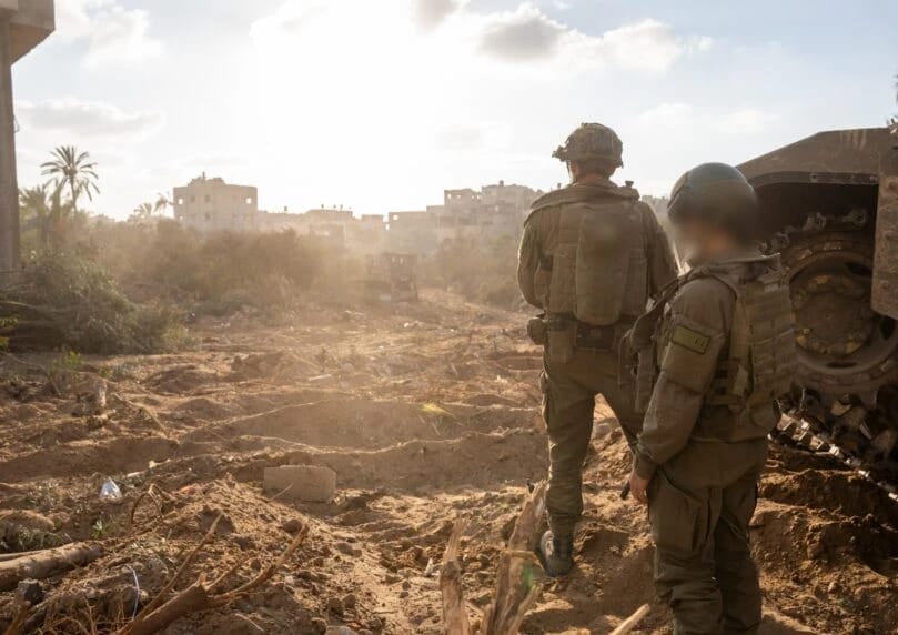 两名以色列国防军士兵在加沙地带南部的一次简易爆炸装置爆炸中受轻伤。以色列国防军表示，爆炸装置爆炸时， ...