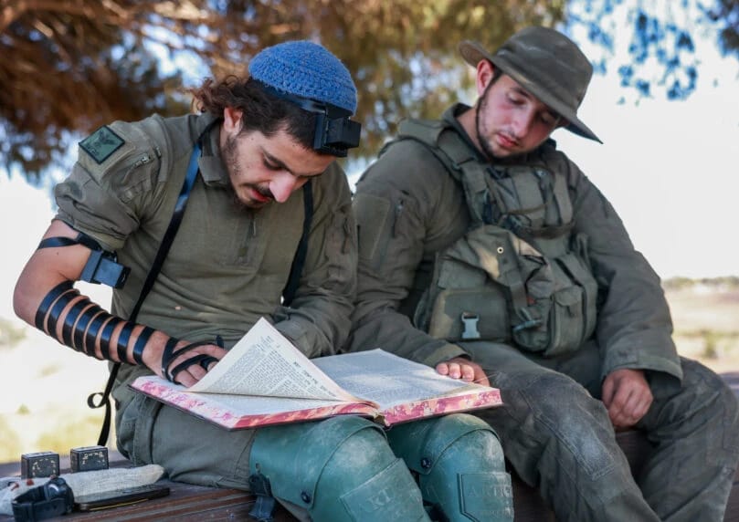 以色列土地委员会决定将土地划给武装人员和残疾人，但法律顾问以“平等”和“分配正义”的名义提出反对。 ...