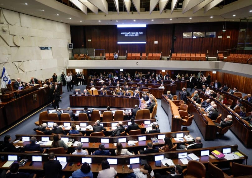 50名以色列议会议员支持一项旨在将“半岛电视台法”永久化的法案。根据该提案，通信部长将能够无限期地禁用 ...