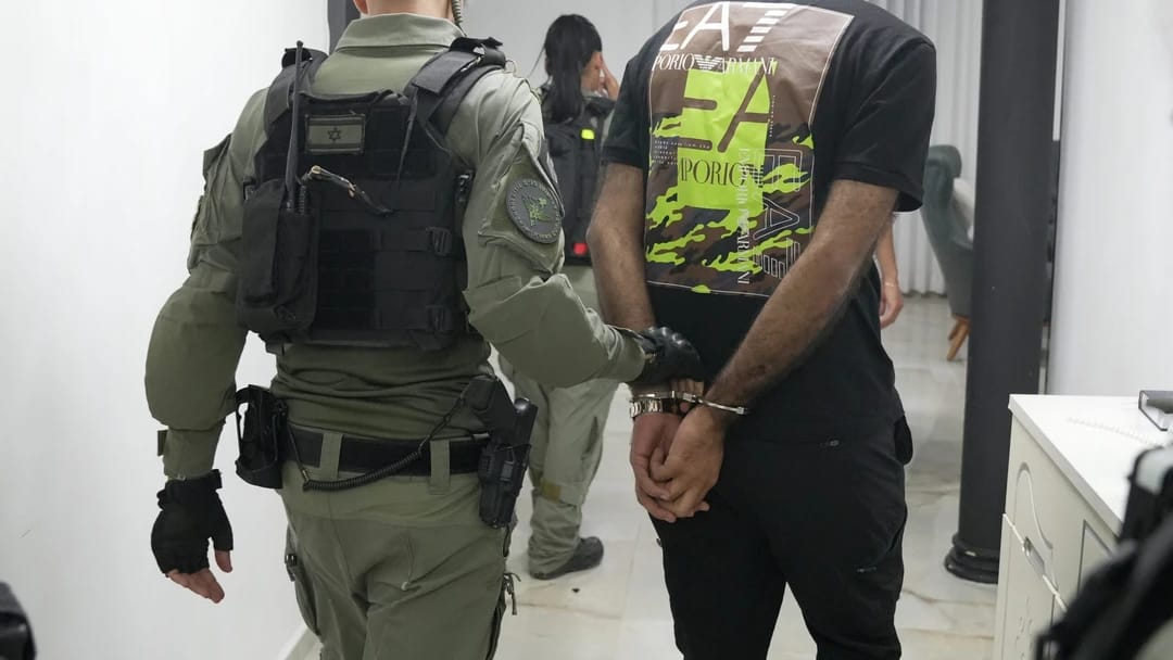 议会全会初步通过法案，允许国家安全部长在获得国防部长批准后，将犯罪组织认定为恐怖组织。法案将送交国家 ...