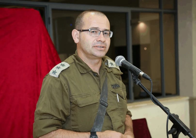 罗曼·戈夫曼的晋升引发争议，批评者认为他的任命与摩萨德传统不符。但许多人记得他曾单独面对军方高层，说 ...