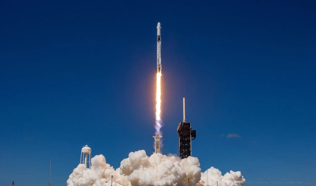 俄罗斯使用联盟-2.1b运载火箭发射升空，将三颗伊朗观测卫星——Zafar（扎法尔）-2、Paya（帕亚）-3 和 Kows ...