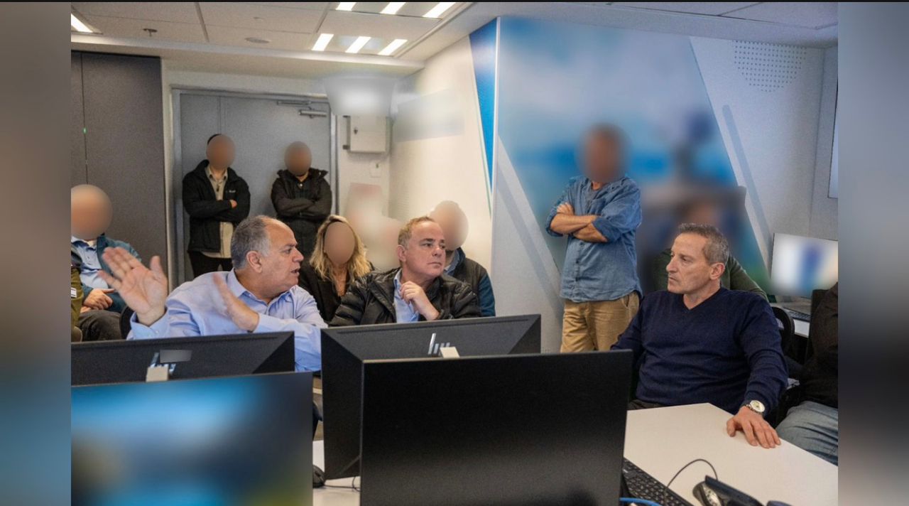 以色列国防部总干事、退役将军阿米尔·巴拉姆访问了Rafael（拉斐尔）公司的生产线和研发实验室，并与公司董 ...