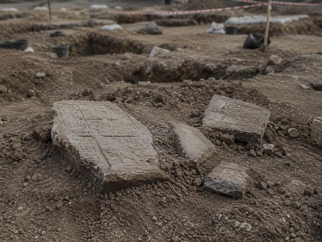 罗马尼亚当局在百年历史的犹太人墓地开工建造大型游乐园，引发关注后工程已应犹太社区要求停止。ZAKA特别代 ...